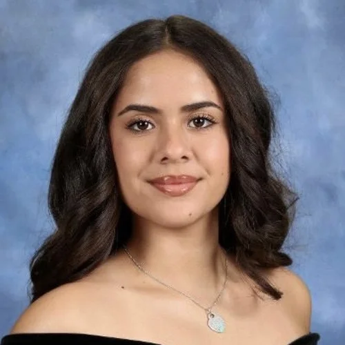 Isabela Salazar headshot