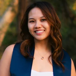 Caitlyn Pham headshot