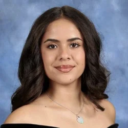 Isabela Salazar headshot